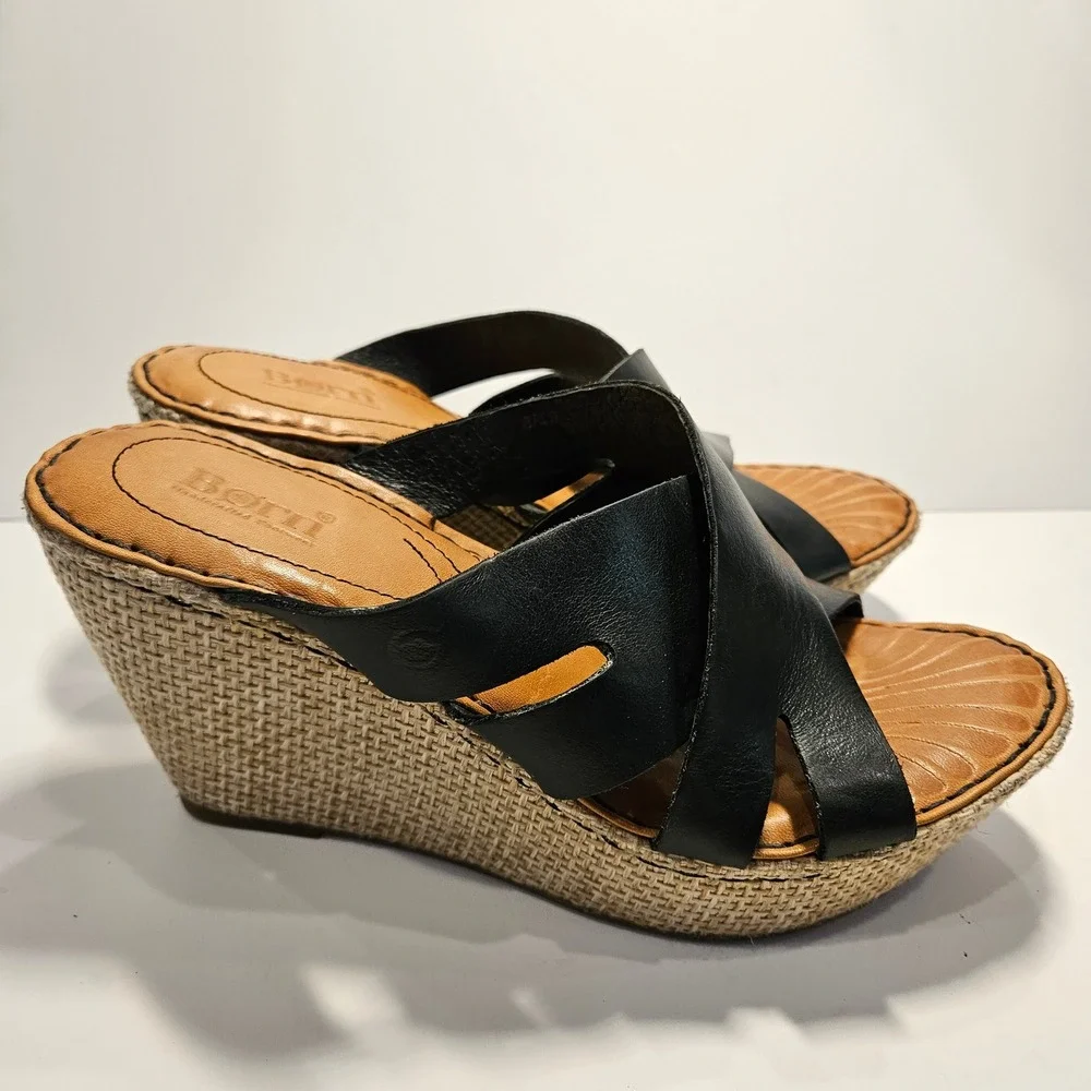 Born leather wedge